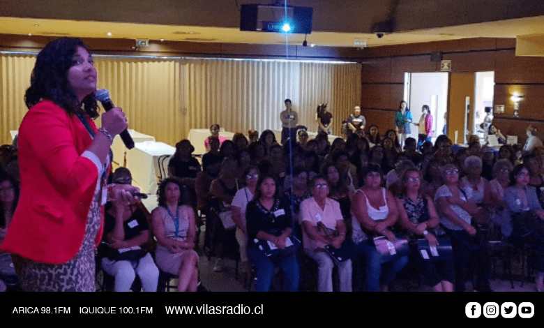 EN ARICA MÁS DE 150 MUJERES SE REUNIERON PATRA REFLEXIONAR EN EL CENTRO