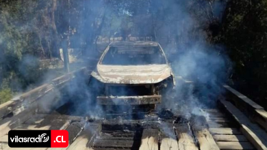 El auto quemado que bloqueó en marzo de 2022 el paso de la caravana a Temucuicui encabezada por la entonces ministra Siches